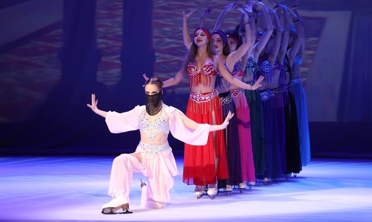 Aladdin and the famous stories from 1001 Nights on Ice